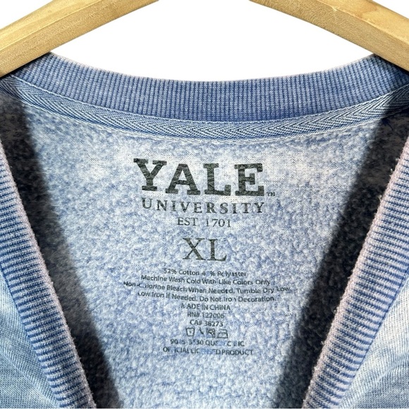 YALE University Raglan Sleeve Pullover - Picture 4 of 5